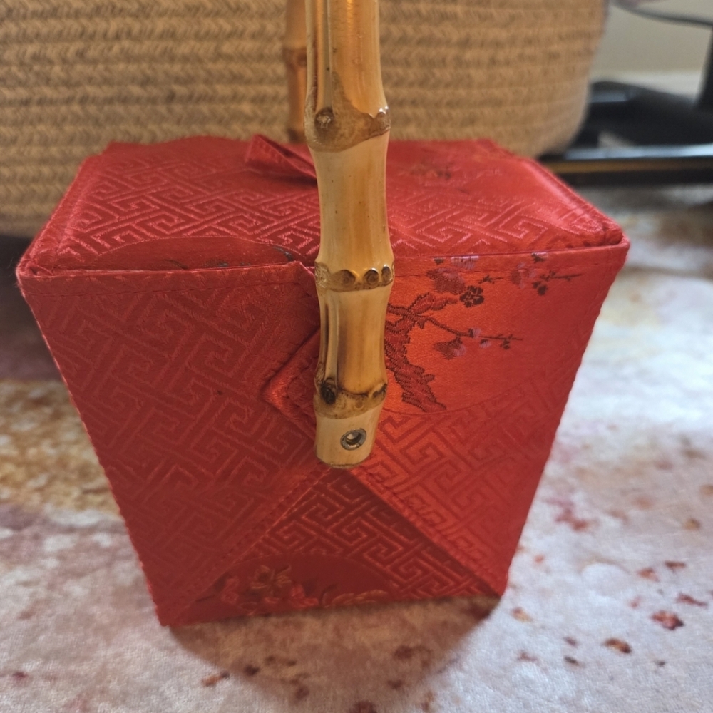 Chinese Style Takeout Red Silk Box Handbag Bamboo Handle Origami Silk Earrings - Picture 4 of 16